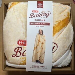HEB Bakery Concha Wearable Blanket with Hood - Cream and Brown